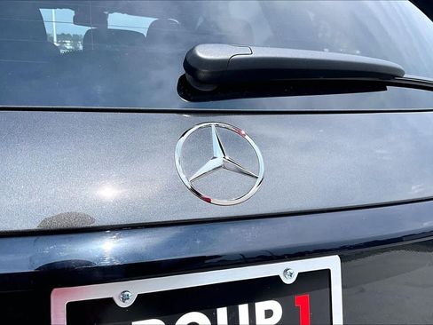 Used 2025 Mercedes-Benz GLC 300 4MATIC image 31