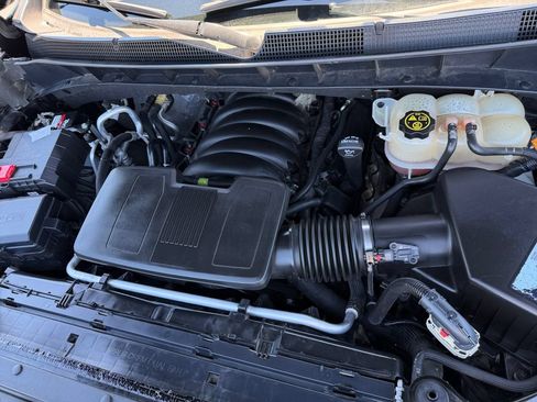 Used 2019 Chevrolet Silverado 1500 LTZ w/ LTZ Premium Package AWD/4WD image 31