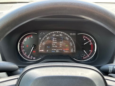 Used 2025 Toyota RAV4 XLE FWD image 25