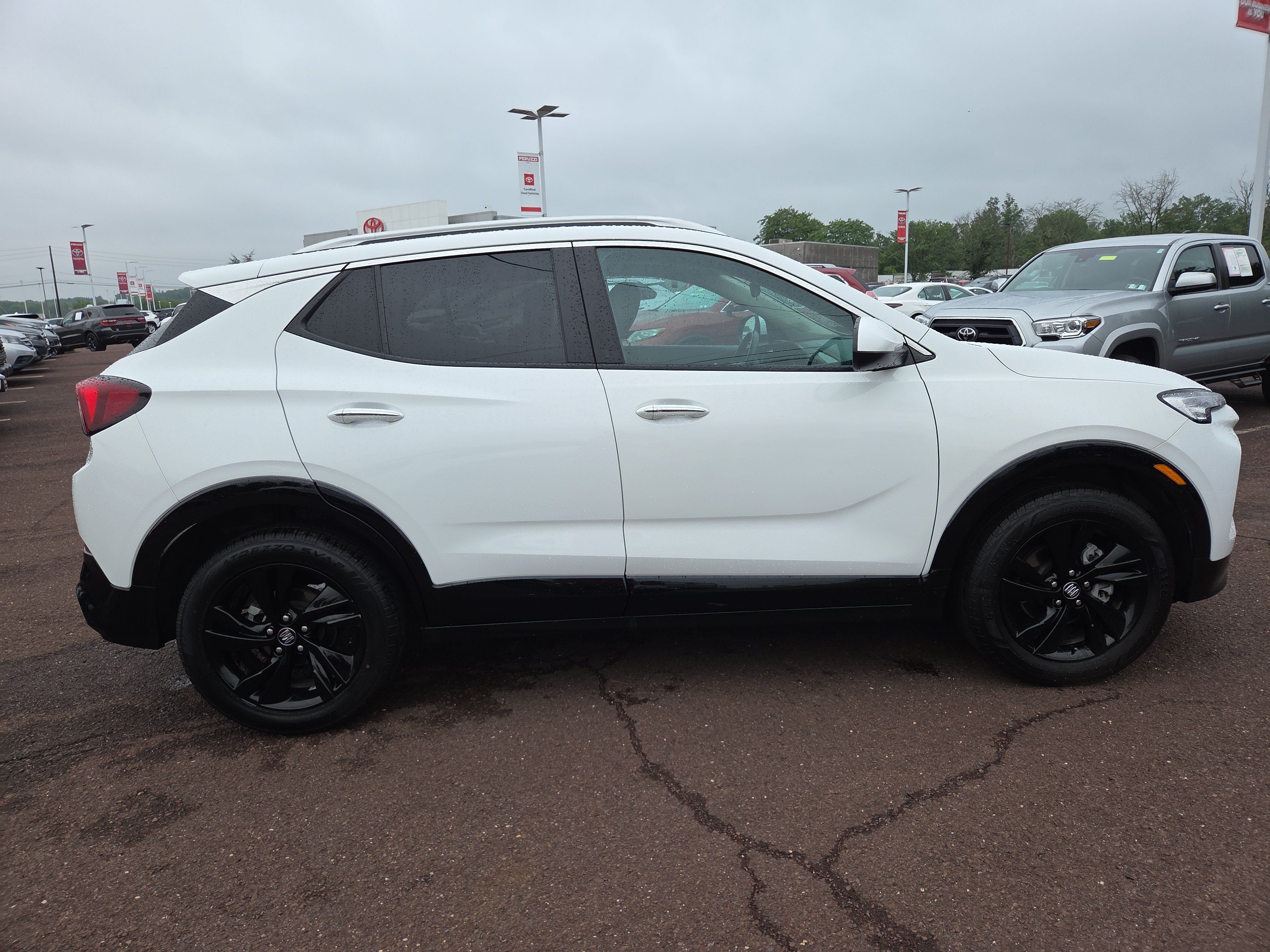 Used 2024 Buick Encore GX Sport Touring AWD/4WD image 2