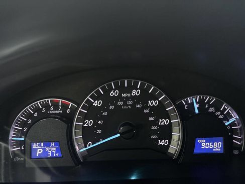 Used 2014 Toyota Camry SE image 15