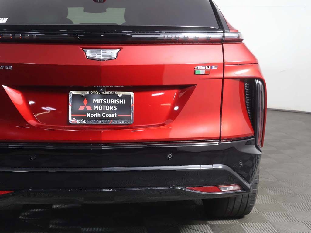 Used 2024 Cadillac Lyriq Sport RWD image 18