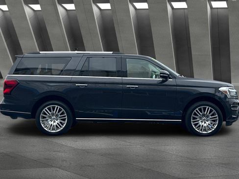 Used 2024 Ford Expedition Max Limited image 3