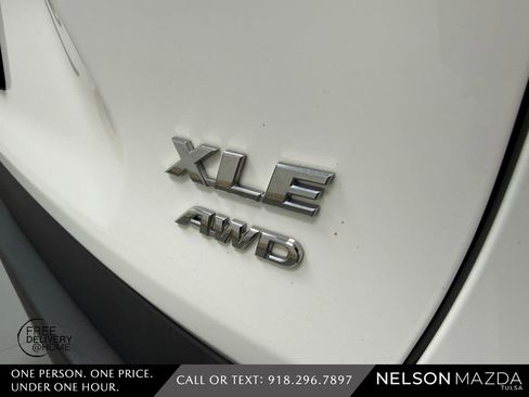 Used 2019 Toyota RAV4 XLE Premium AWD/4WD image 10