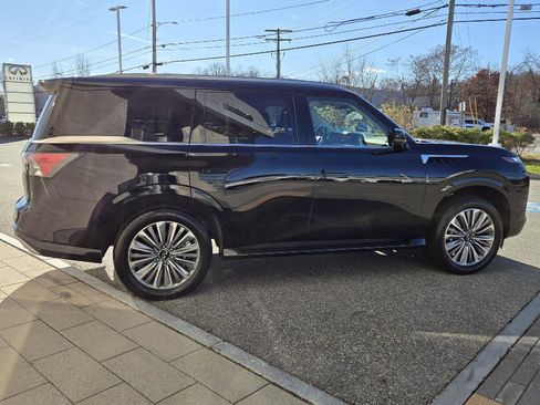 Certified 2025 INFINITI QX80 Luxe image 14