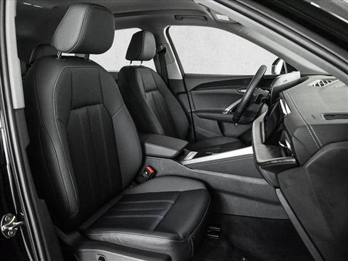 Certified 2025 Audi Q5 Premium w/ Convenience Package image 21