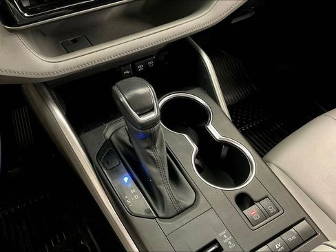 Used 2021 Toyota Highlander XLE image 35