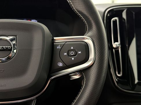 Used 2020 Volvo XC40 T5 R-Design AWD/4WD image 18