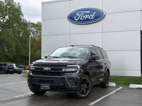 Certified 2023 Ford Expedition Limited AWD/4WD image 2