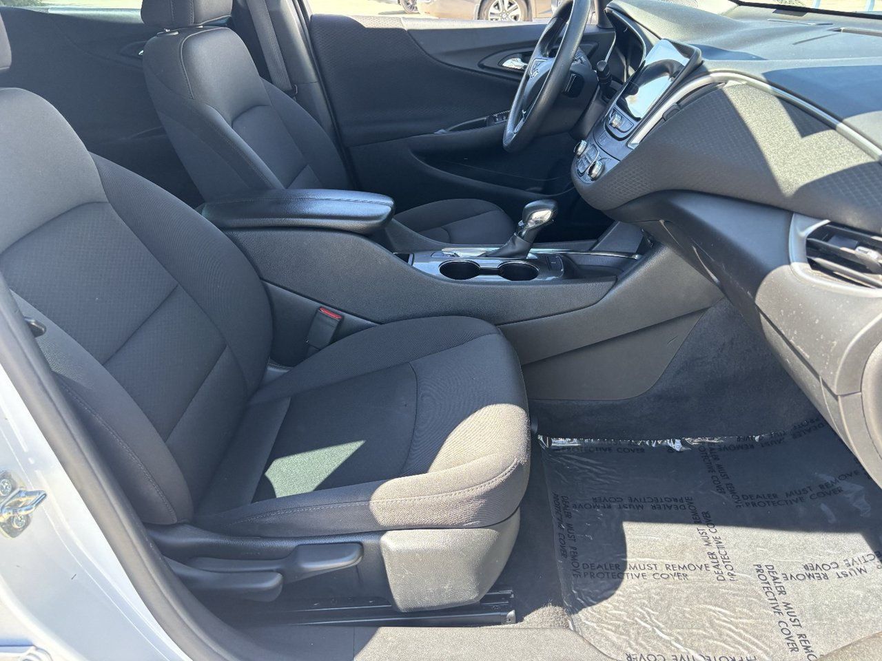 Used 2023 Chevrolet Malibu LT FWD image 9