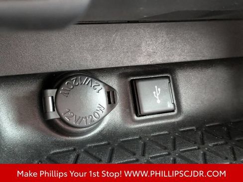 Used 2021 Toyota RAV4 LE FWD image 21