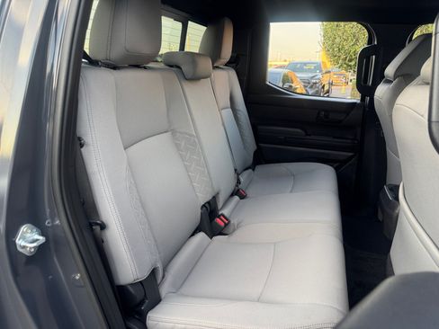 Certified 2025 Toyota Tacoma SR5 AWD/4WD image 17