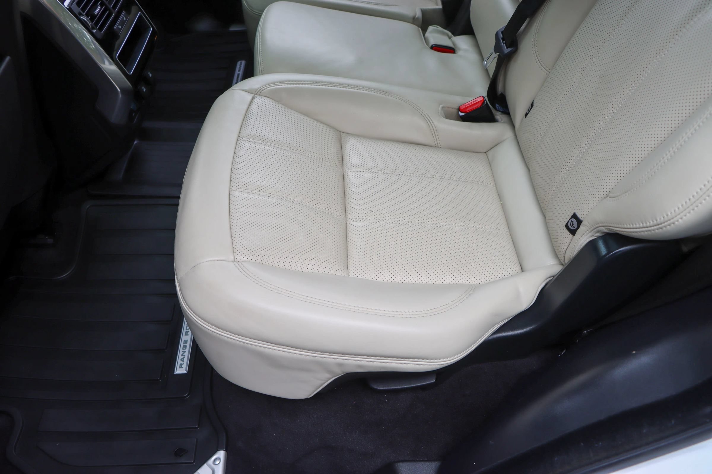 Used 2020 Land Rover Range Rover Sport HSE AWD/4WD image 18