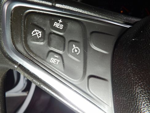 Used 2017 Chevrolet Malibu LS image 13