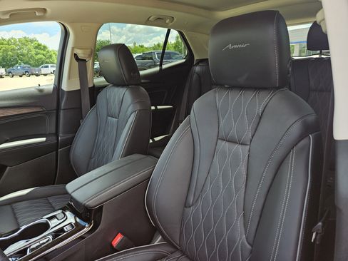Used 2022 Buick Envision Avenir w/ Safety Package FWD image 11