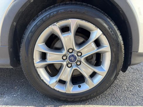 Used 2013 Ford Escape SEL image 9