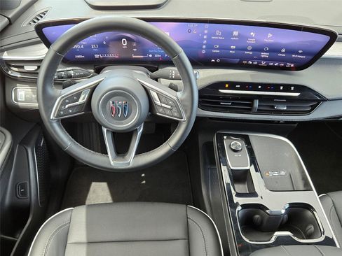 Used 2025 Buick Enclave Preferred FWD image 9