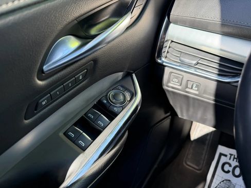 Used 2023 Cadillac XT4 Premium Luxury FWD image 21