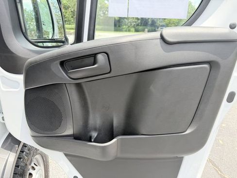 Used 2025 RAM ProMaster 2500 w/ Convenience Group FWD image 22