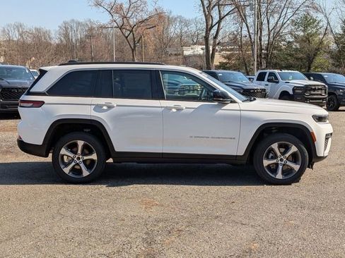 New 2026 Jeep Grand Cherokee Limited AWD/4WD image 2