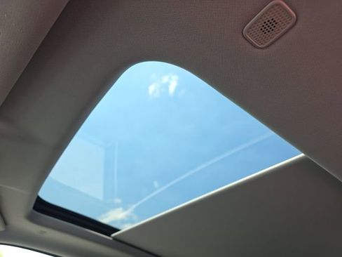 Used 2024 Toyota Tundra Limited image 2