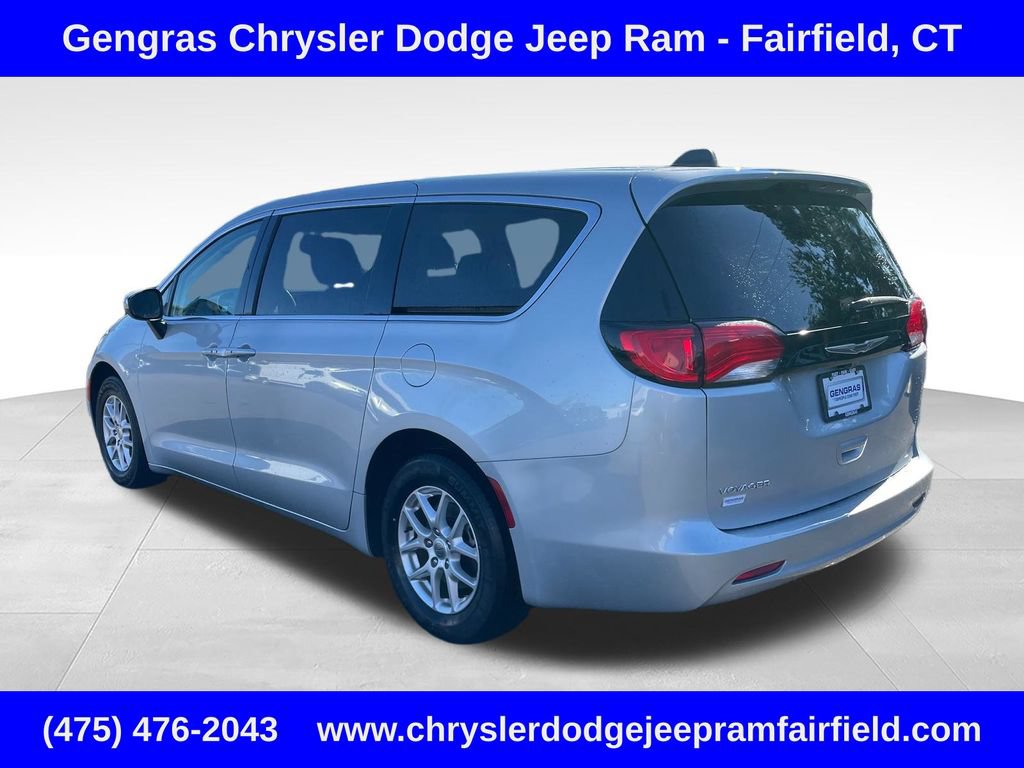 Certified 2023 Chrysler Voyager LX FWD image 5