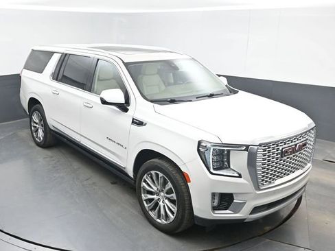 Used 2021 GMC Yukon XL Denali w/ Denali Premium Package AWD/4WD image 39