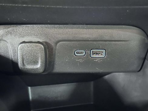 Used 2024 Chevrolet Trax LS w/ LS Convenience Package FWD image 22