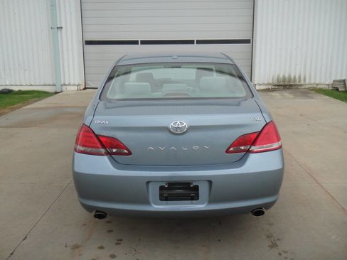 Used 2010 Toyota Avalon XL image 7