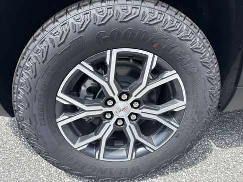 New 2026 GMC Acadia AT4 w/ Luxury Package AWD/4WD image 10