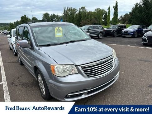 Used 2013 Chrysler Town & Country Touring FWD image 1