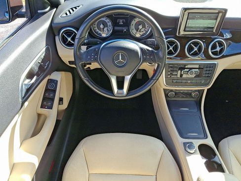 Used 2014 Mercedes-Benz CLA 250 4MATIC image 11