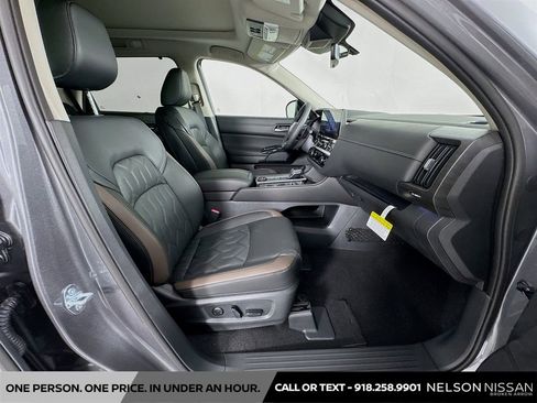 New 2026 Nissan Pathfinder Platinum image 30