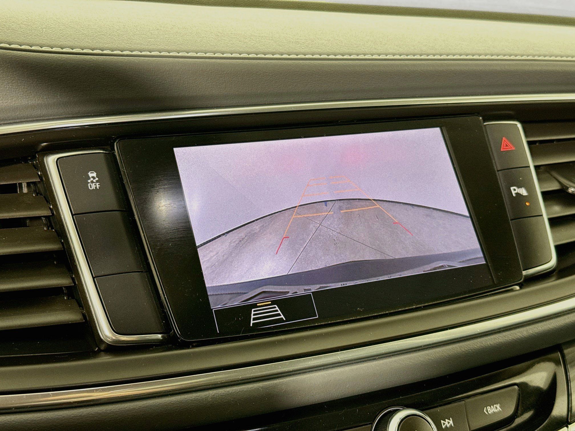 Used 2020 Buick Enclave Essence w/ Sun And Navigation Package FWD image 15