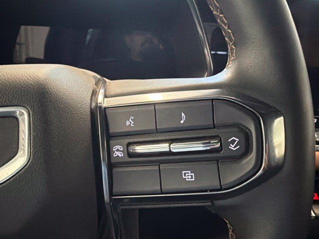 Used 2025 GMC Canyon AT4 AWD/4WD image 32