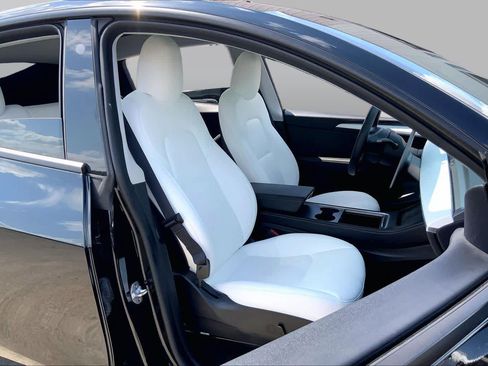 Used 2022 Tesla Model Y Performance AWD/4WD image 8