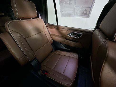 Used 2024 Chevrolet Tahoe High Country AWD/4WD image 14