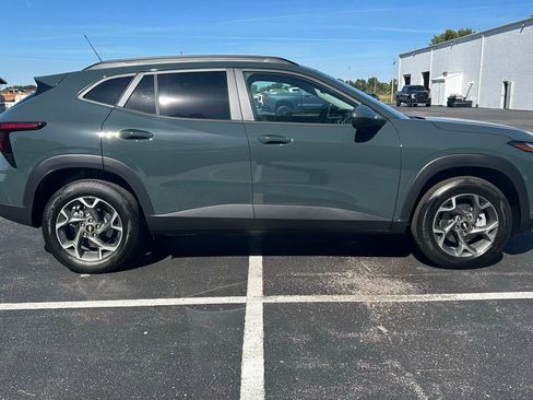 New 2025 Chevrolet Trax LT w/ LT Convenience Package image 8