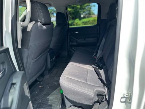 Used 2022 Nissan Frontier SV w/ Technology Package RWD image 14