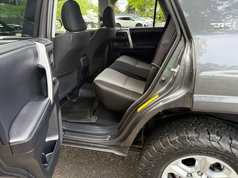 Used 2018 Toyota 4Runner SR5 AWD/4WD image 13