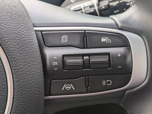Used 2023 Kia Sportage EX FWD image 25