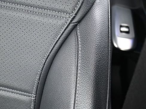 Used 2024 Mercedes-Benz GLC 300 image 14