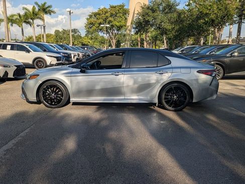 Used 2022 Toyota Camry XSE FWD image 9