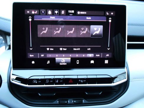 New 2026 Jeep Compass Limited image 24