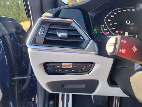 Used 2022 BMW M4 xDrive Competition w/ Executive Package image 23