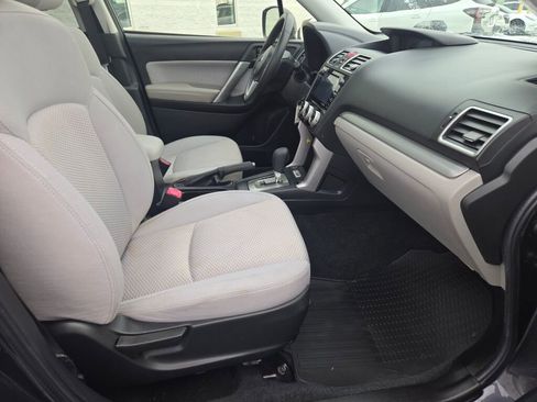Used 2018 Subaru Forester 2.5i Premium image 6