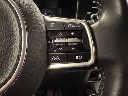 Certified 2022 Kia Sorento S w/ Panoramic Sunroof Package image 16