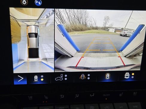 Used 2023 Chevrolet Colorado Z71 w/ Z71 Convenience Package 2 image 39