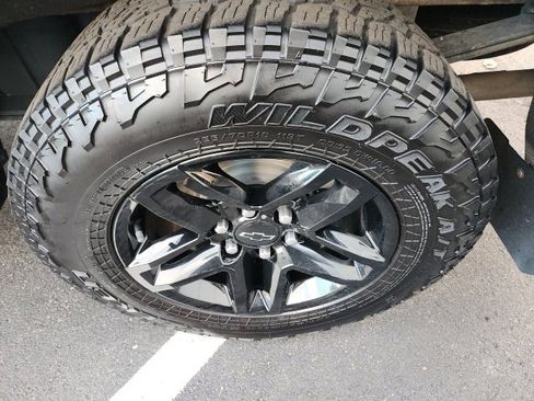 Used 2019 Chevrolet Silverado 1500 LT Trail Boss image 16