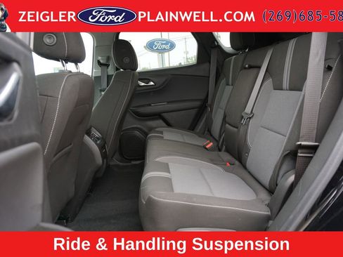 Used 2024 Chevrolet Blazer LT w/ Convenience Package FWD image 12